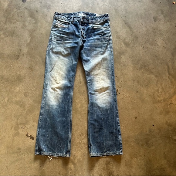 Diesel Jeans | Zathan Regular Bootcut | Distressed Button-Fly | Size 29 x 30 - Picture 9 of 16